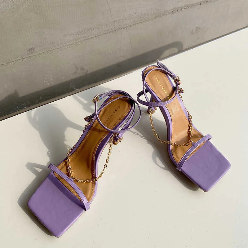 2021 été femmes élégantes violet talons hauts chaîne sandales concepteur bout ouvert vert jaune talons aiguilles sandales discothèque chaussures Y0721