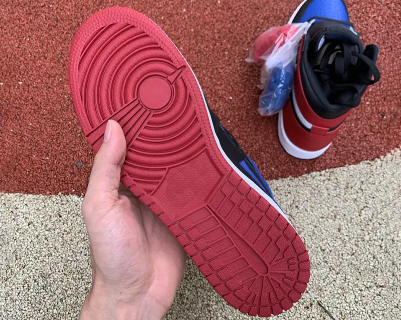 Top Quality Jumpman 1 1s Basketball Shoes High Travis Scotts Yuanyang color matching Mens Women Banned Bred Toe Chicago Men Womens Sport leisure Sneakers With Box