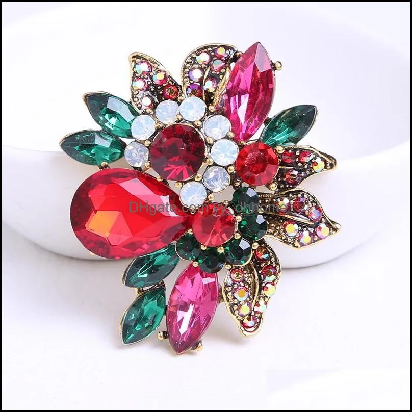 Pins, Brooches High-Quality Exquisite Rhinestone Glass Brooch Banquet Dress Accessories Fashion Superstar With Clothing