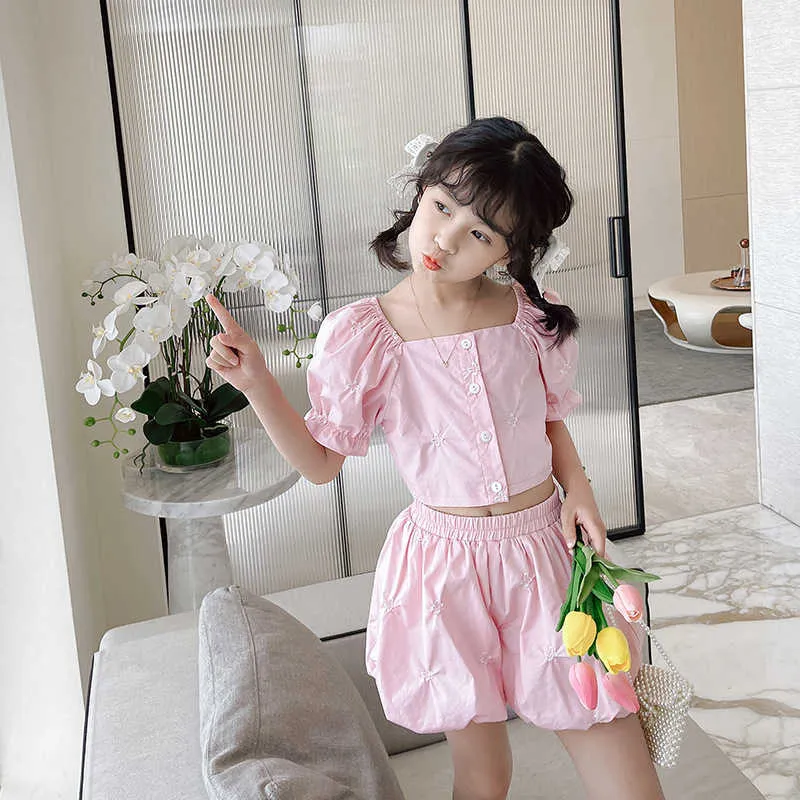 Summer Sweet Girl Pink Vêtements Ensemble Fleur Crop Top et Shorts Ensemble Vêtements pour enfants Conception unique Enfant Fille Anniversaire Vêtements 210715