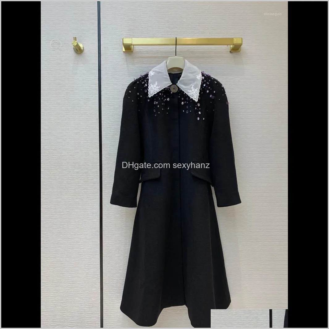 Trench da donna Donna Moda di alta qualità Scollo manica lunga Seta ricamata Colletto in pizzo Cuciture Cappotto di lana con strass 11241 Mxsa2