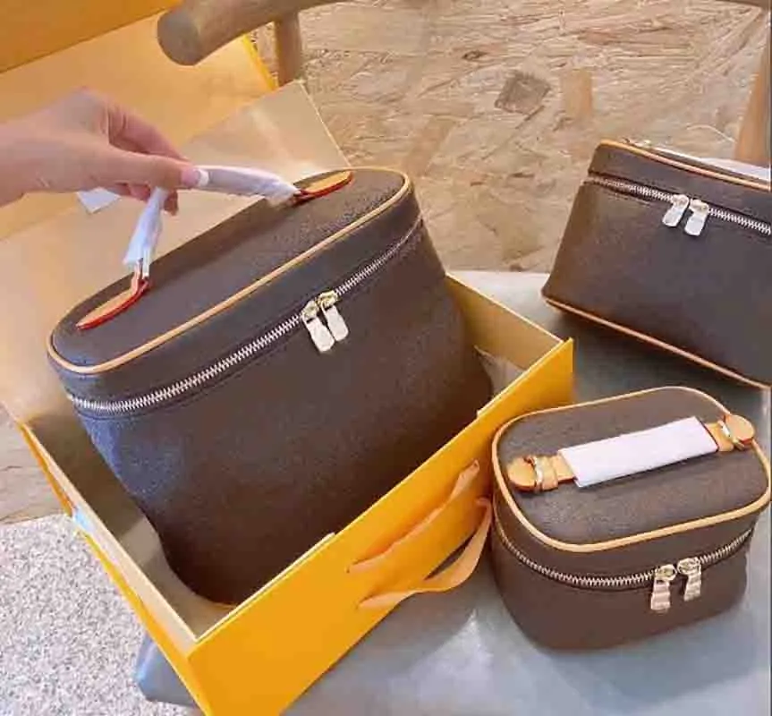 Lady Cosmetic Bags Fashion Women Makeup Bag Designers Handbag Travel Pouch Ladies Purses High Quality Organizador Toiletry Cases