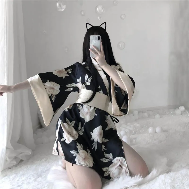 Etnische kleding Japanse stijl Yukata Sexy Satin Pyjama 2021 Floral Print Anime Cosplay Taille Black Kimono Game Uniform Robe