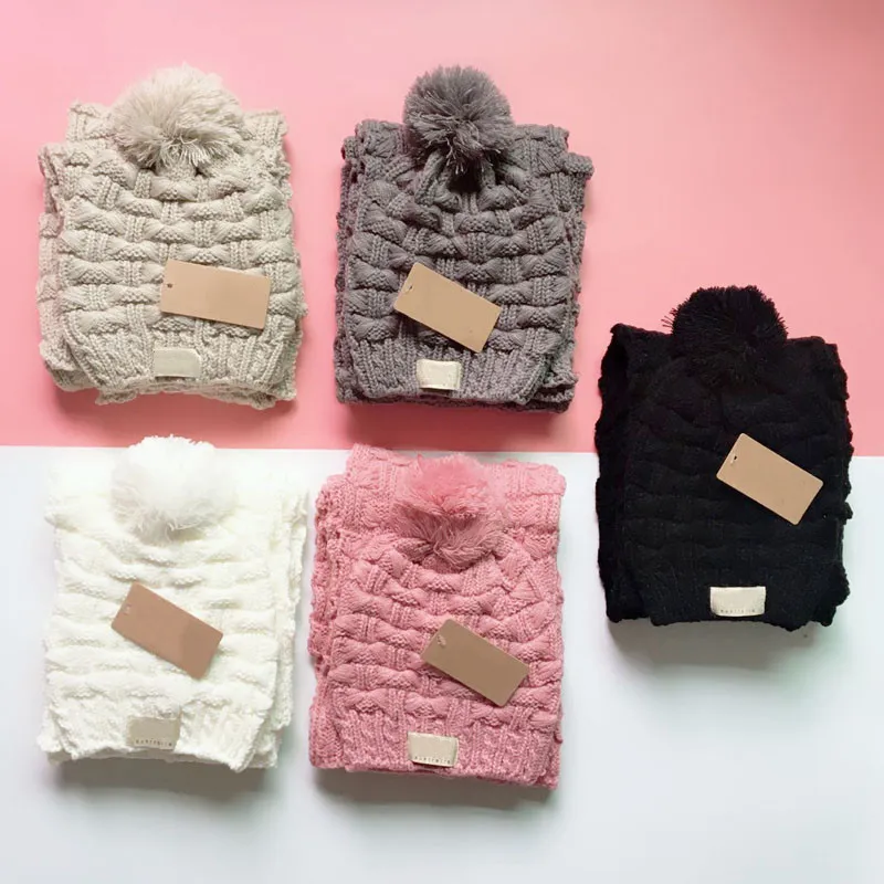 Moda Zima I Jesień Ciepły Kapelusz Wysokiej Jakości Czapka Mężczyźni Kobiety Szalik Kapelusze Dziane Czapki Dwuczęściowy Zestaw U Mens Womens Beanie U005