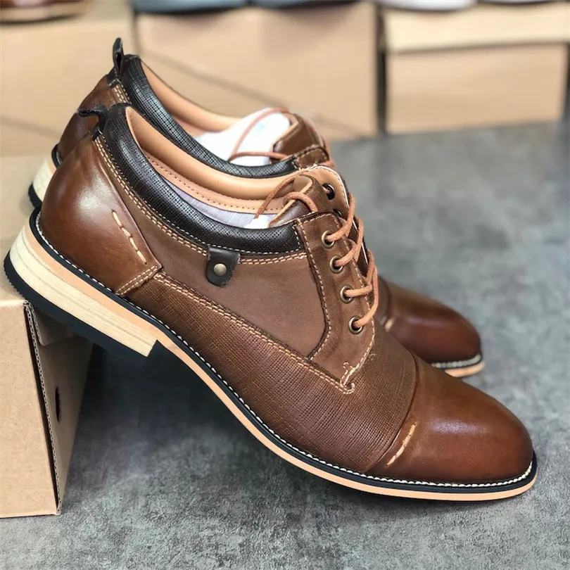 Äkta läderklänning skor Män Top Quality Brogues Oxfords Business Shoe Designer Loafer Classic Lace Up Office Party Trainer med Box 005