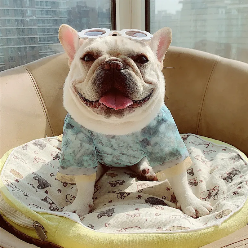 夏のメッシュの犬のシャツ通気性オーガンザ半袖ペットティーソフトネット糸犬Tシャツ