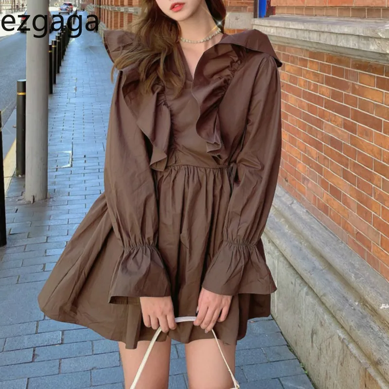 Ezgaga vintage v-pescoço elegante vestido francês estilo ruffles sólido longo flare manga lace up solto mini vestido vestidos feminino 210430
