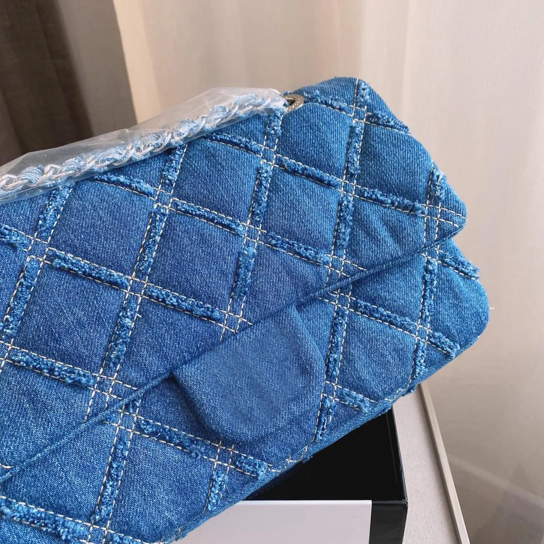 Classic denim bag with diamond lattice 2021 selling good crossbody bags fashion purse top quality handbags flap jeans saddle tote match boxes size 25*16cm XTC02