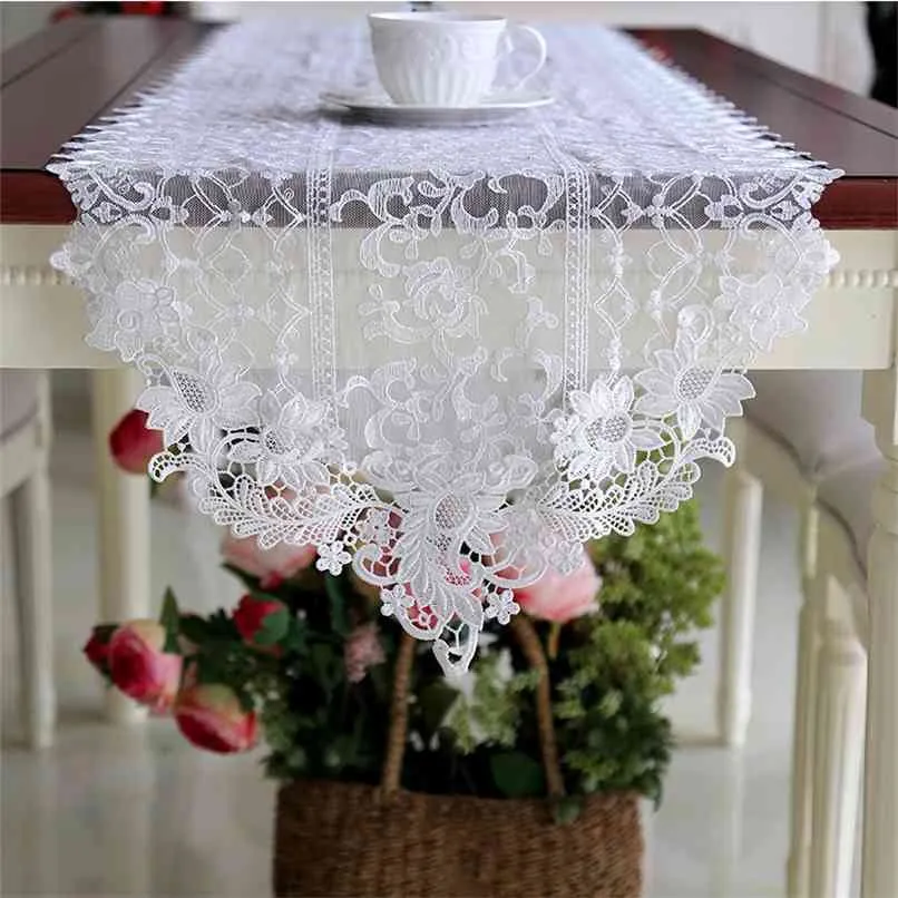 European table runner luxury lace cloth wedding decoration elegant pendant piano cover romantic embroidery covers 210628