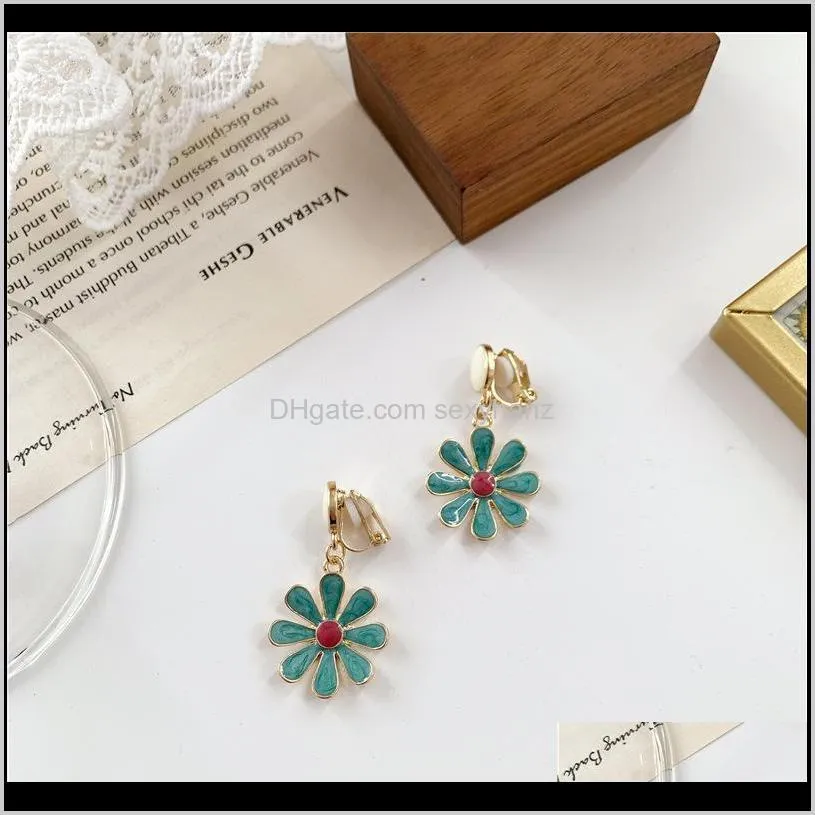 green daisy stud earrings for women dripping oil petal flower sunflower short simple fashion jewelry accessories