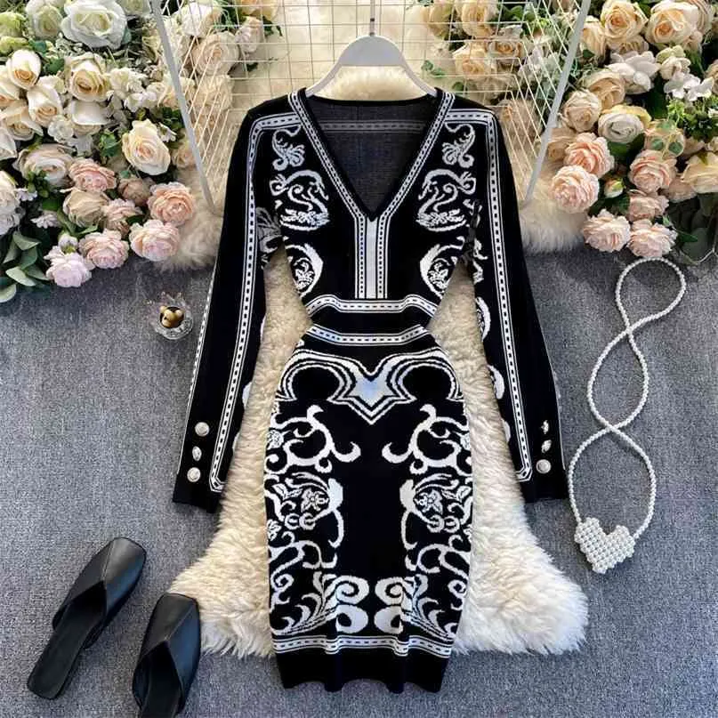 Blumendruck im exotischen Stil gestricktes Kleid Frauen elegantes tiefes V-Ausschnitt Langarm Herbst Winter schlankes figurbetontes Partypulloverkleid 210603