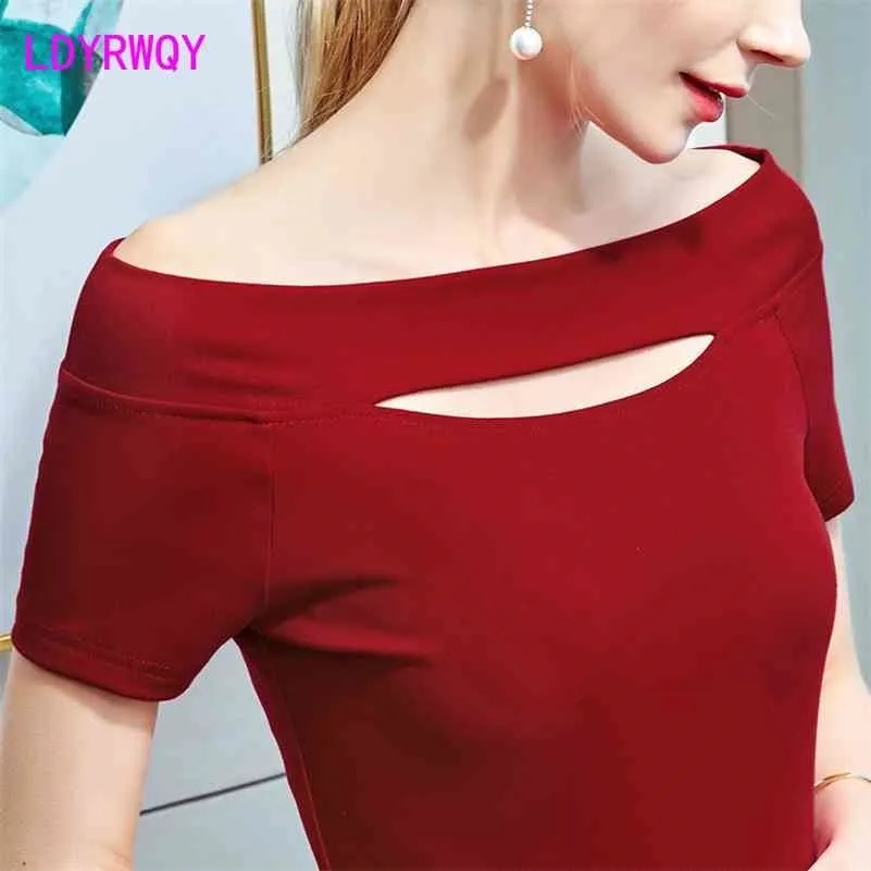 洗練された袖丈Tシャツの女性の夏のセクシーな中空半袖ワードショルダー韓国語バージョン210416