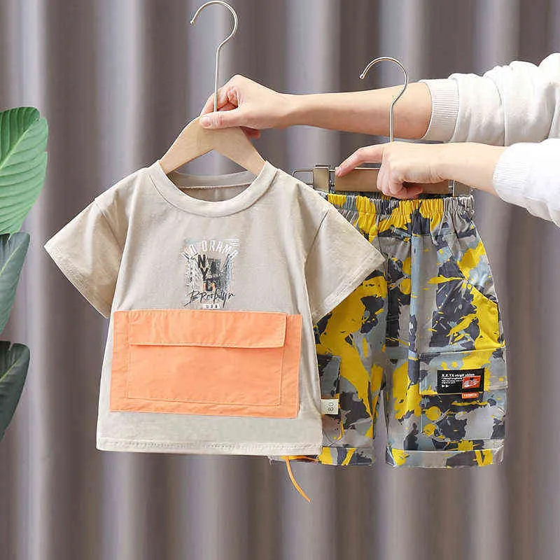 2pcs Baby Boy 95% Cotton Long-sleeve Sweatshirt and Camouflage Pants Set