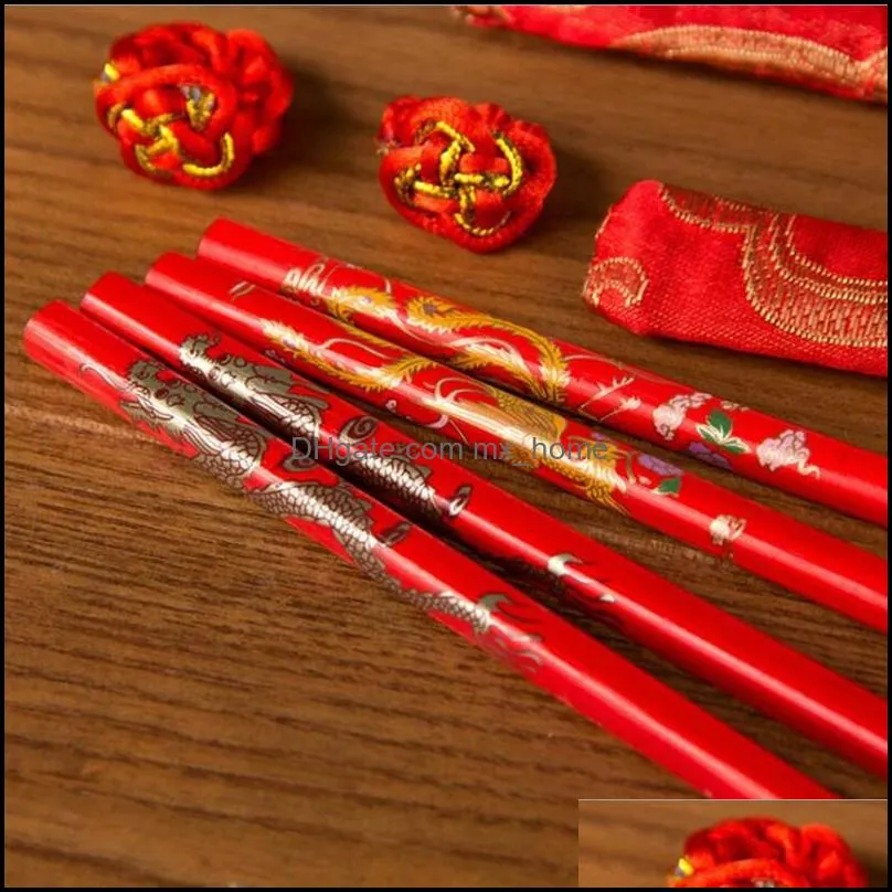 Classic Design Wood Chinese Red Chopsticks Double Happiness And Dragon Wedding Chopsticks Favor With Gift Bag