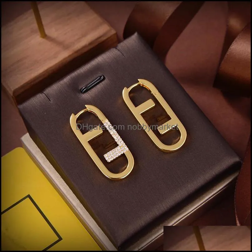 21SS New Copper Letter Stud Earrings for Women Simple Elegant Classic Designer Letters 18K Gold Plated Eearring Jewelry