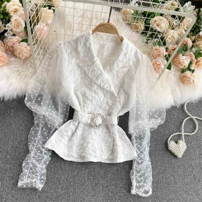 Elegant V-neck Lace Blouse Shirt Ladies French Retro Dot Mesh Patchwork Puff Sleeve Buttons Belted Short Tops 210603