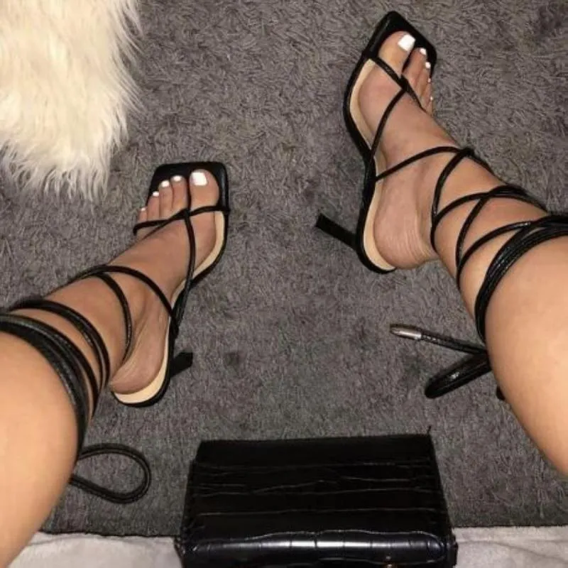 Sandalen Sommer Große Größe 35-42 Weiß Schwarz Frauen Mode Kreuz Gebunden High Heels Schuhe Sexy Spitze Up Frau frauen