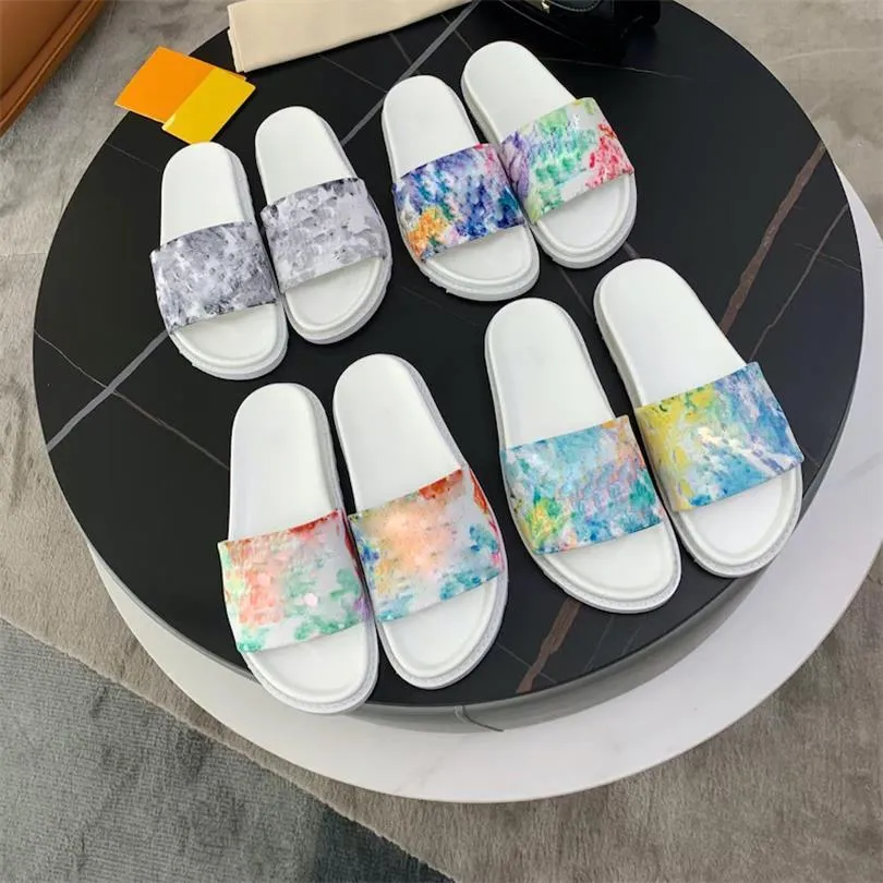 Women Waterfront Multicolor Slippers Rubber Outsole Slides Painting Flowers Designer Platform Sandal Colorful Summer Beath Shoes Flip Flop 284