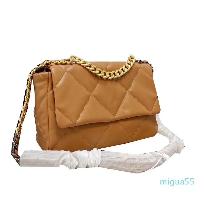Luxury Lambskin Top Designer shoulder bag with Classic Flap Real Genuine Leather Ideal for Street and Outdoor Wear Women s Purse Handshoulder bag 30C