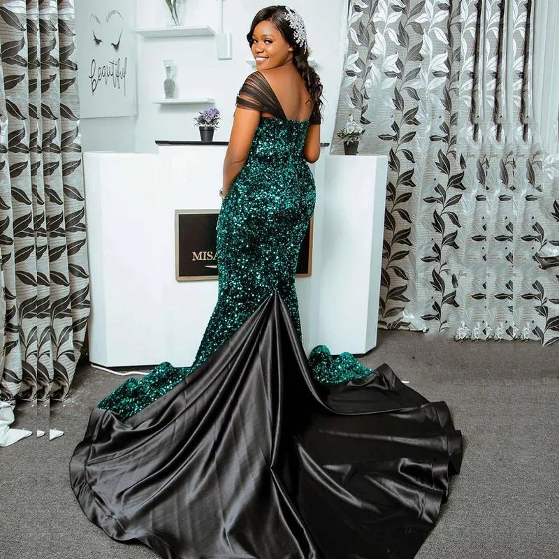 Glitter Sequin Mermaid Evening Dresses Off Shoulder Ruched Satin Prom Dress Celebrity Formal Gown Plus Size Sweep Train Robe de mariée