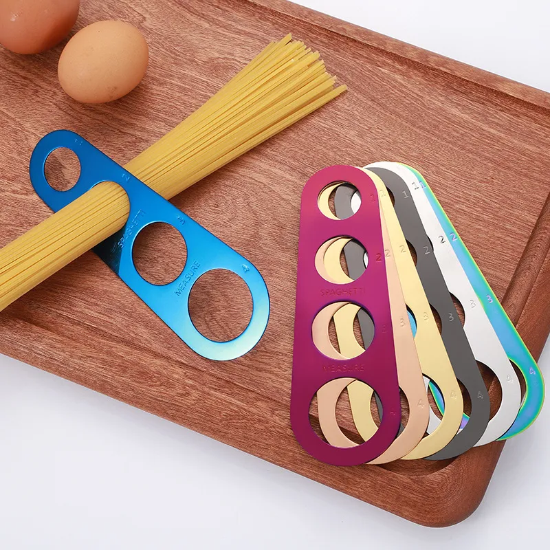 Régua de espaguete de aço inoxidável 4 buracos Itália macarrão medidor de cozinha utensílios