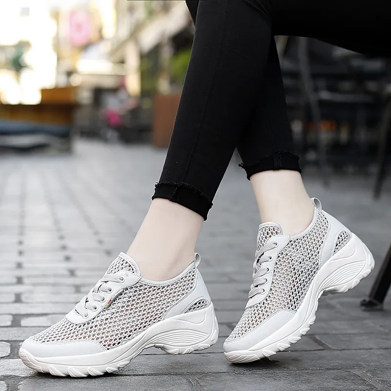 2021 Designer Running Shoes For Women White Grey Purple Pink Black Fashion mens Trainers High Quality Outdoor Sports Sneakers size 35-42 sk
