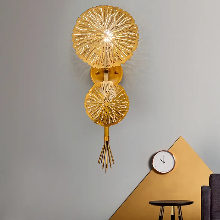 현대 간단한 벽 램프 황금 중공 로터스 잎 모양 벽 조명 철 전등 갓 통로 창조적 인 성격