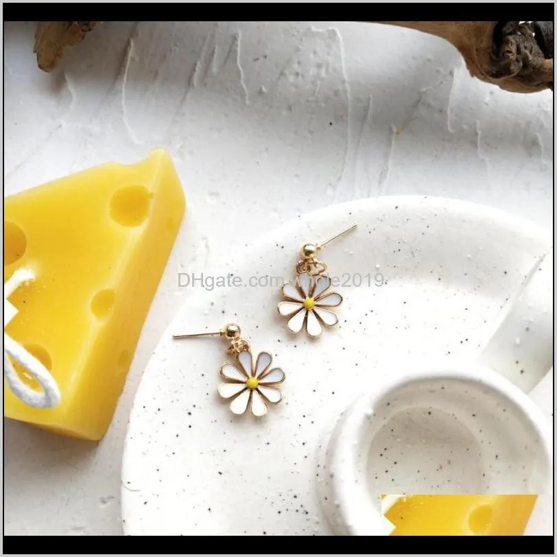 sncsdk 2021 summer girl cute little  daisy green milky white long temperament simple women`s stud earrings fashion jewelry