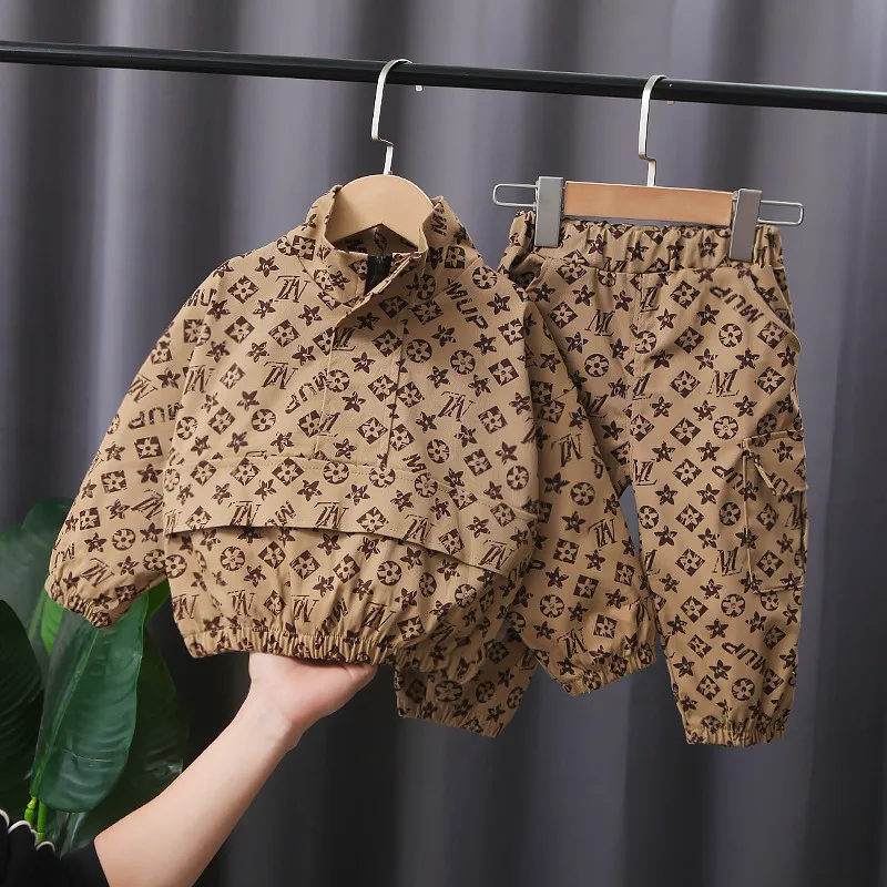 Conjunto de roupas de bebê menino 4 5 anos roupas de boutique de moda impressão emenda casacos e calças crianças Bebes fatos de treino fatos de treino