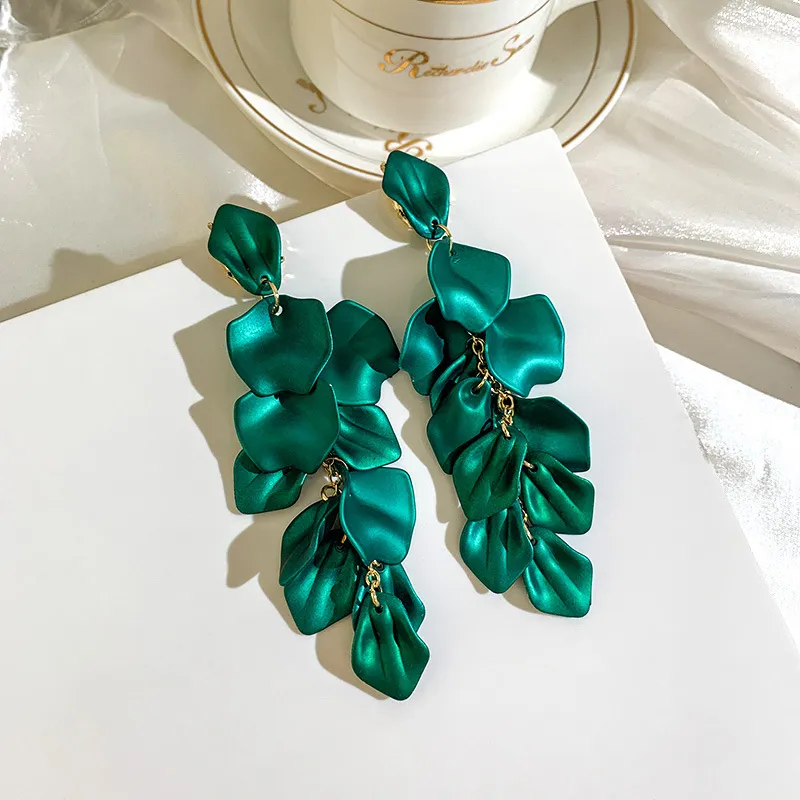 Boucles d'oreilles de mariage en pétales de rose verte, ensemble de boucles d'oreilles en diamant naturel, ensemble de luxe, boucles d'oreilles de style dîner pour femmes, bijoux de mariée en diamant à la mode