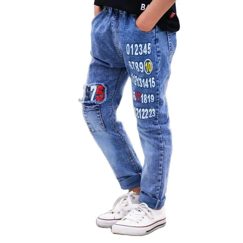 ジーンズ春秋の男の子カウボーイのズボン2022韓国語版ファッション弾性ウエストスリムカジュアルレター子供のズボン