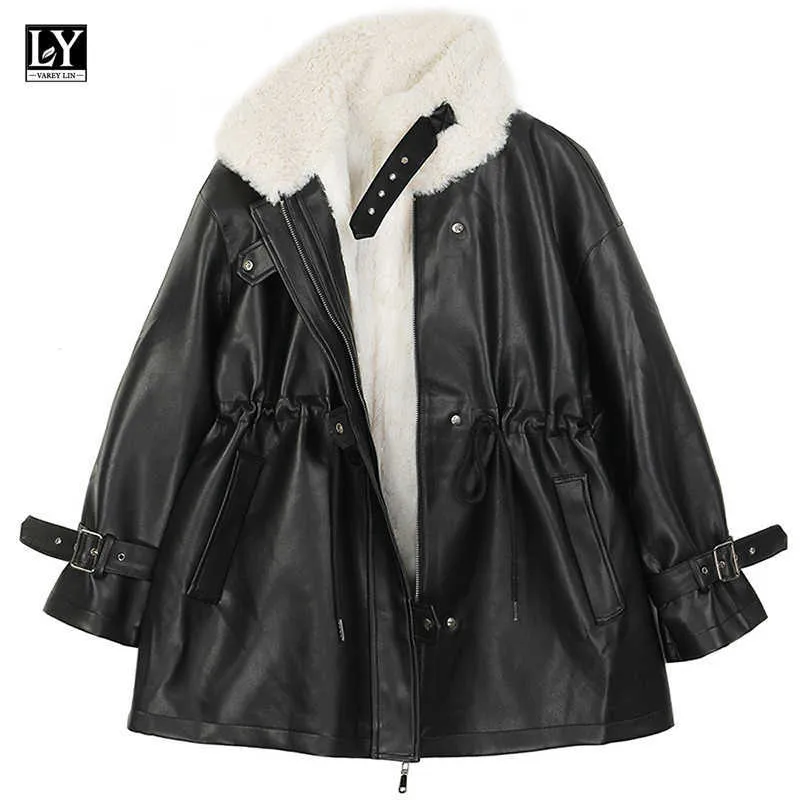 LY VAREY LIN Winter Women Warm Plush Thick Suede Outerwear Lambs Wool Short Motorcycle Coat Faux Fur Leather Jacket 210526