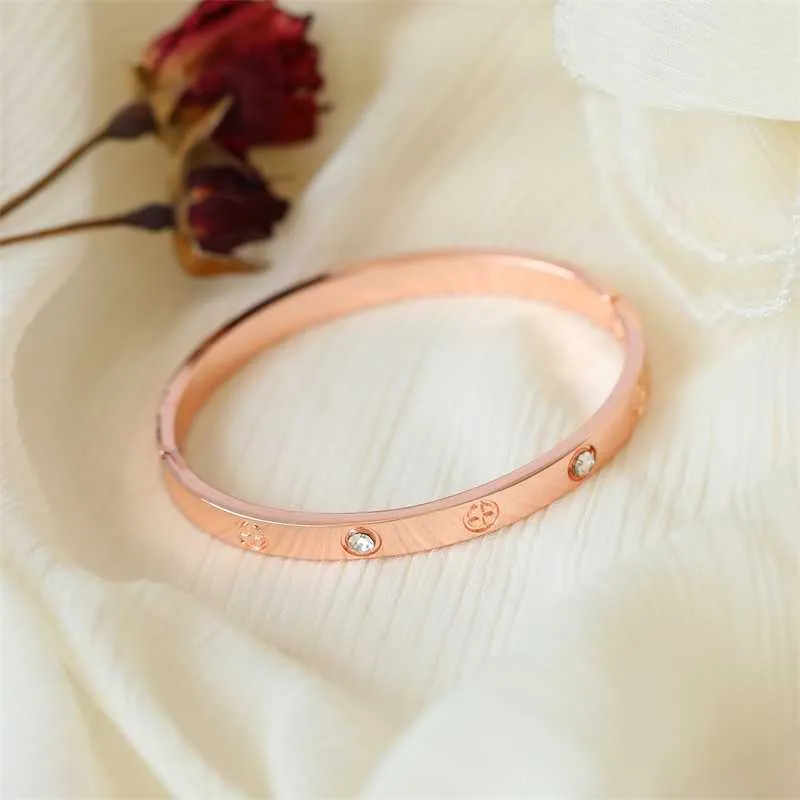 2021 Nowe Moda Bangles Dla Kobiet Rose Gold Phillips Śruby Rhinestone Bransoletka Proste Trendy Luksusowy Biżuteria Ślubna Prezent Q0719