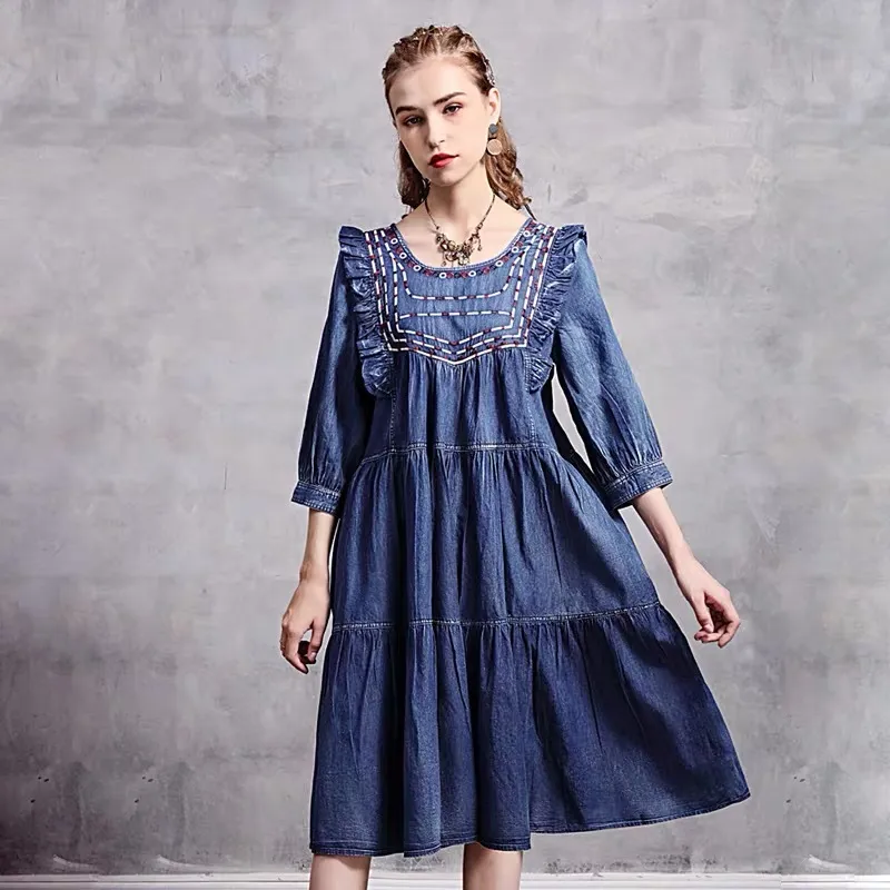 Chic Knee Length Denim Dress: Vintage Embroidery