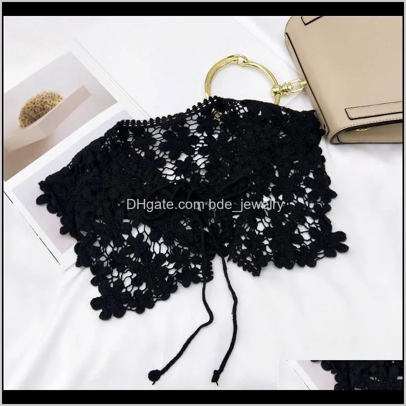 Hüte, Schals Handschuhe Aessories Designer Black Triangle Lace Crochet Cape Schal Damenmode Halstuch Bandana für Damen Tücher und Wraps