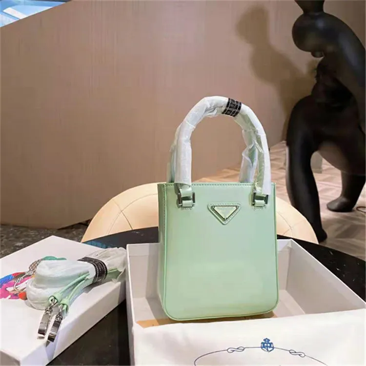 2021 The latest patent leather armpit bag Luxury designer handbags in six colors, high-end fashion, simple patterns, large capacity, light weight, shoulder bag, handbag