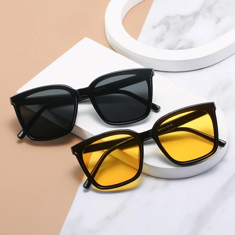 Sunglasses 2021 Square Frame Black Vintage UV400 Boy Girl Round Face Spicy Y2K Eyewear Picnic Po Accessories IN Summer
