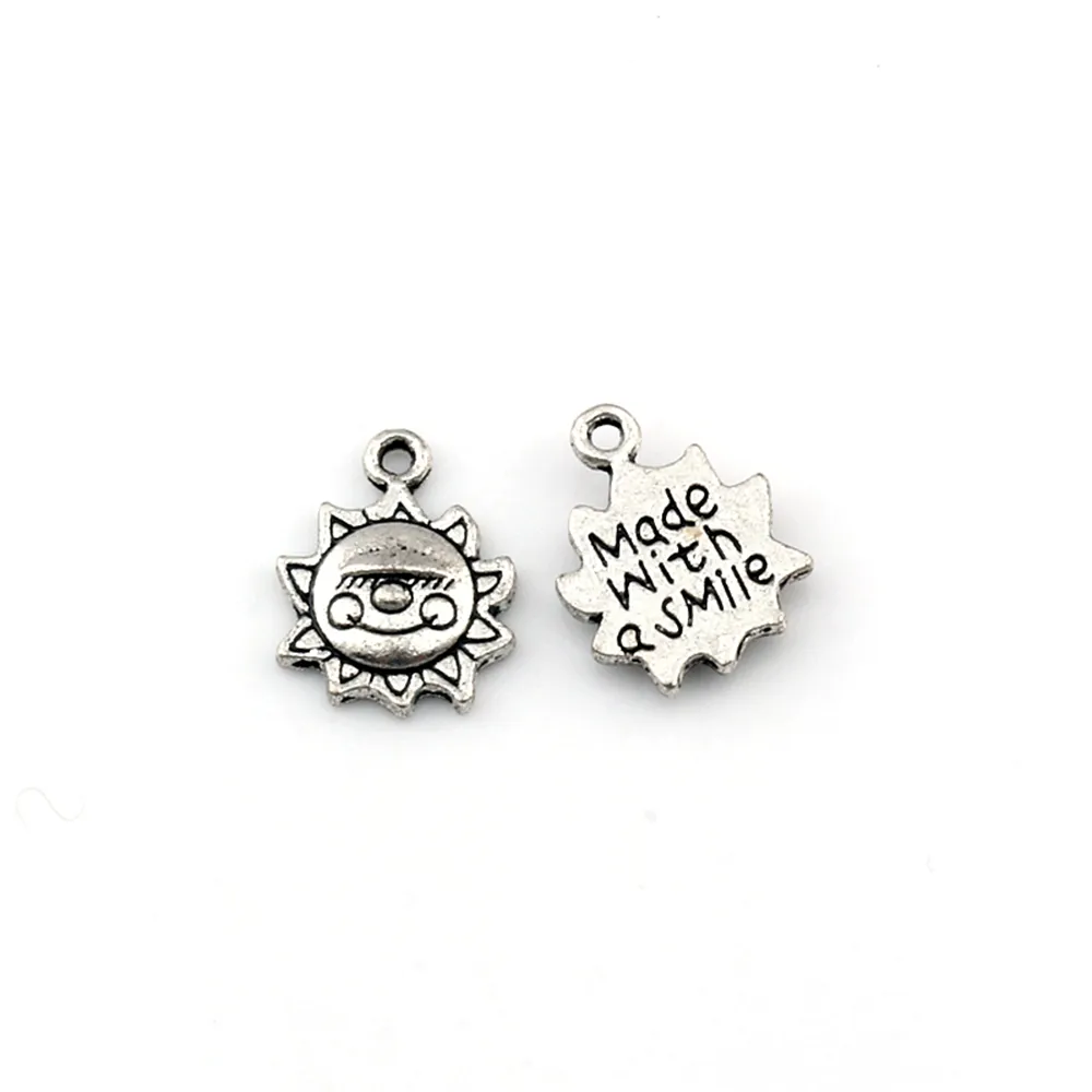 200PCS / Lot Antik Silver Alloy Smiley Design Charm Pendants för smycken gör armband Halsbandsresultat 12x15.5mm A-601