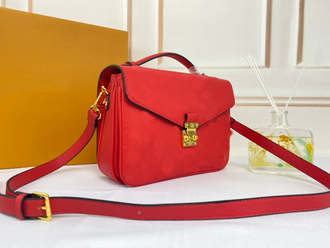Classic Fashion Bags L retro messenger bag, shoulder diagonal, portable handbag, leather pair, new style Designer Bags