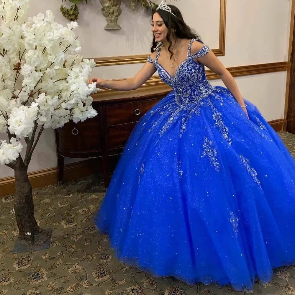 Boll quinceanera Fantastiska klänningar 2021 V Neck Off Axel Beading Crystal Sequins Long Sweet 15 16 Dress Plus Size Girls