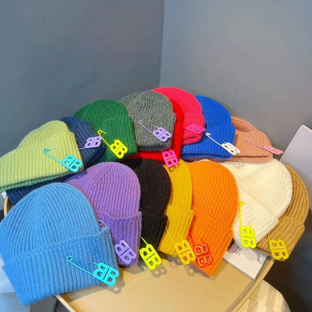Warm Thick Beanies with Letter Pattern Fashion Skull Caps for Man and Women Suitable to Fall Winter Hats