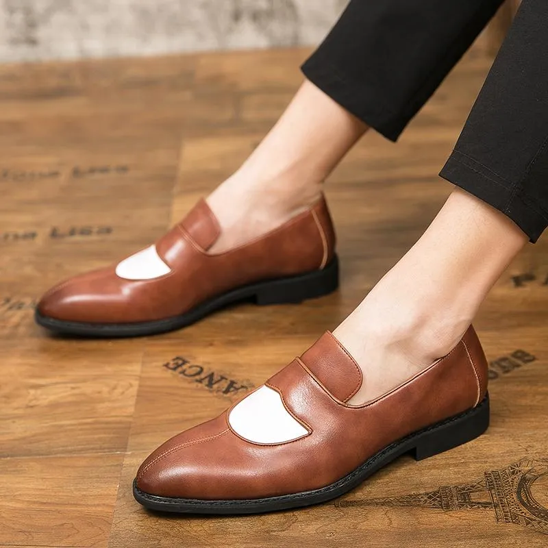 Les mocassins de printemps décontractés de nouveaux hommes se glissent sur des chaussures pour hommes en cuir de pu