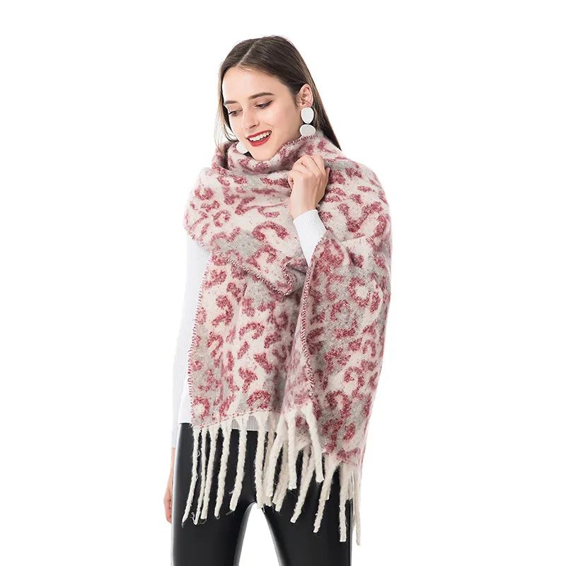 새로운 겨울 스카프 표범 패턴 두꺼운 따뜻한 여성 목도리 2021 모든 경기 Tassel 4 색 여성 스카프