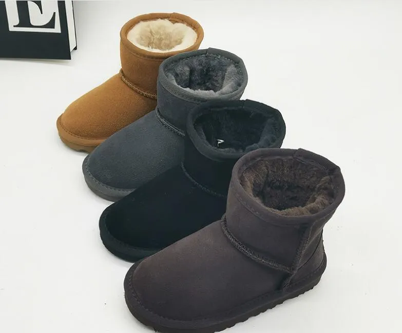 2022 Hot Classic Design Aus UOGS Baby Boy Girl Dzieci Buty śniegowe Futro Utrzymuj ciepłe buty EUR Cowskin Sheepskin z Bag Karta Szie EUR 21-34 Bezpłatne Przetrwały