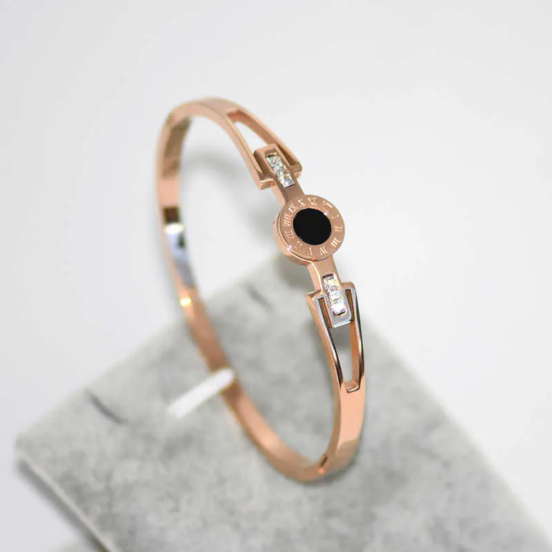 Simplicity Rose Gold Roman Numeral Bracelet for Women Fashion Jewelry Cuff Bracelets Bangles Accessories Black Shell Charm Q0719