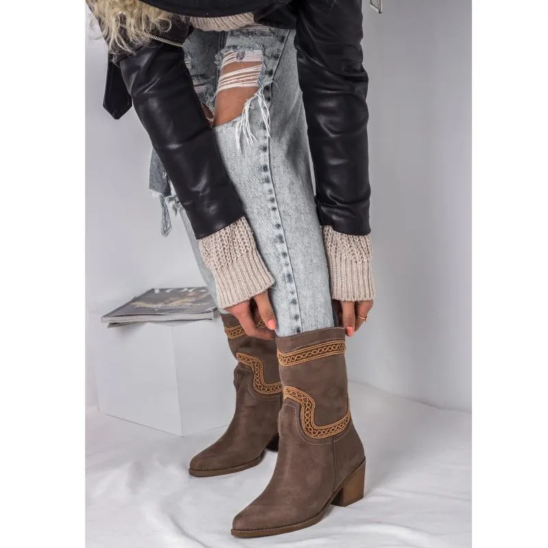 Botas Tan Color PU Camurça De Couro Temporada 2021 Inverno Autmn Moda Elegante Bordado Western Lady Mulheres Mulheres