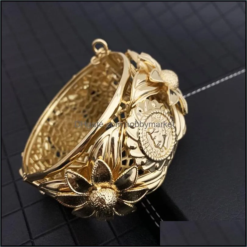 New Napoleon Figure Coin Bracelet Hollow Out Flower Design Side Open Wide Cuff Bracelets Arabic Luxury Bridal Gold Hand Bangles 210408