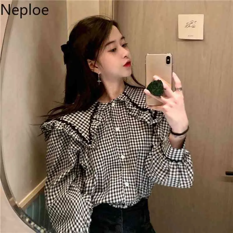 NEPLOE Women Tops Moda Plaid Słodkie Ruffles Bluzki Peter Pan Collar Puff Sleeve Blusas Mujer Koreańskich Koszulki Vintage 210422