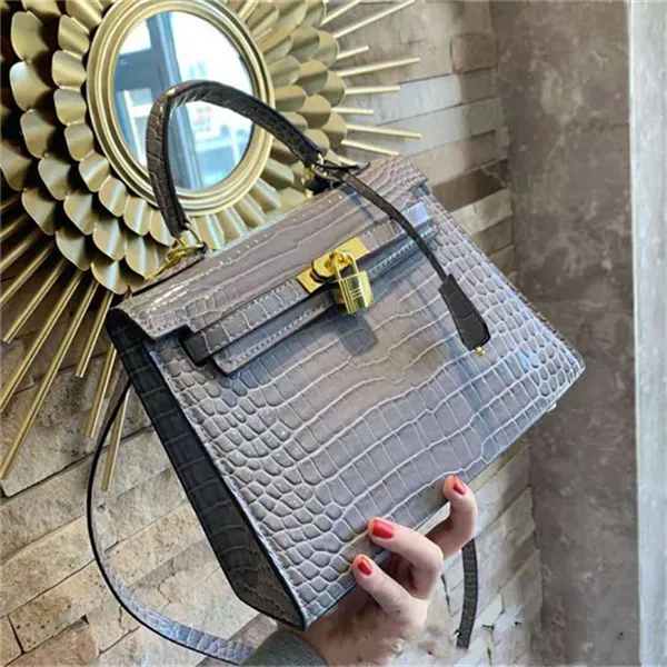 all-match designer bags 2021 ladies luxury quality classic style handbag shoulder bag purse messenger handbags crocodile pattern decoration accurate routing