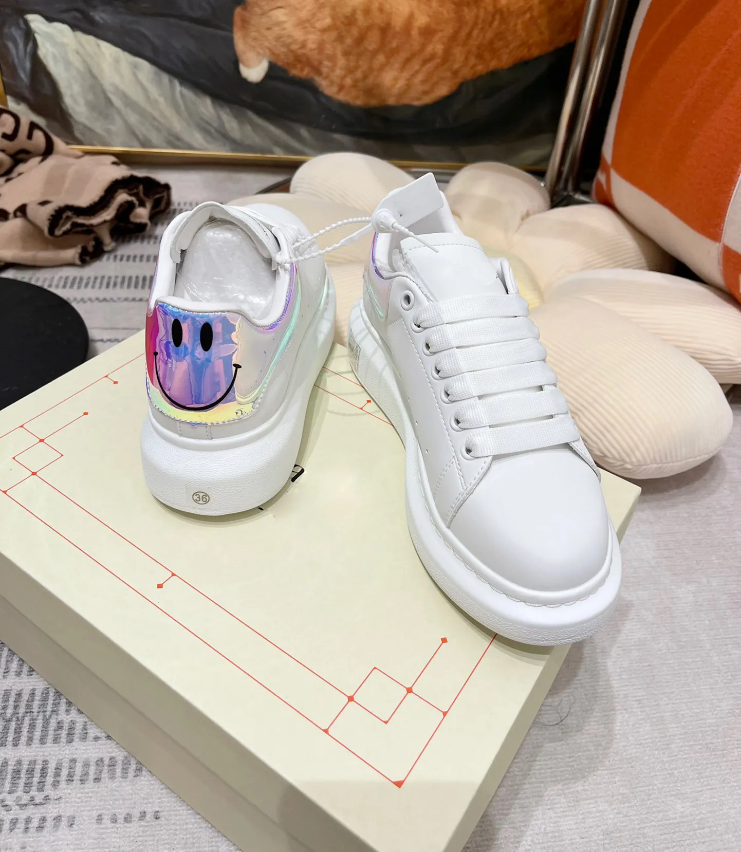 Klasik Erkek Kadın Rahat Ayakkabılar Tasarımcı Moda Sneakers Siyah Beyaz Seyahat Deri Dantel-Up Sneaker Eğitmenler Süet Platformu Elbise Bayan Düz KUTUSU 35-45